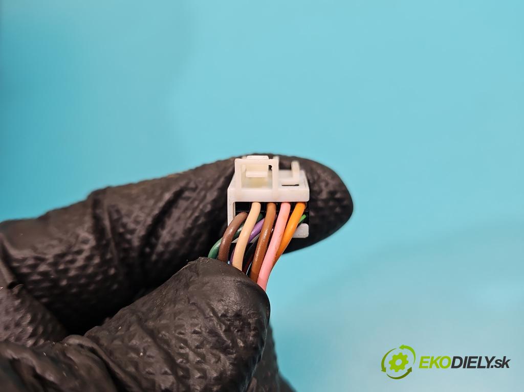 Jeep Grand Cherokee WK2 IV 2010-2021 3.0 CRD 250 hp automatic 184 kW 2987 cm3 5- zpětné zrcátko pravé  (Klika dveří ostatní)