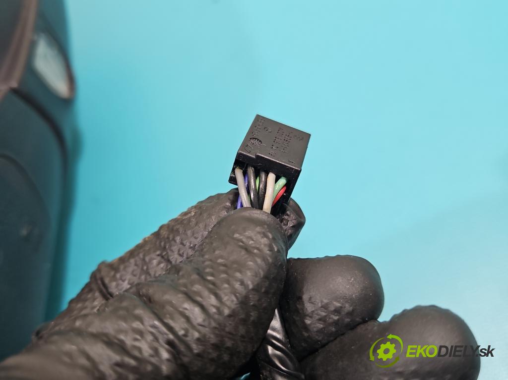 Jeep Grand Cherokee WK2 IV 2010-2021 3.0 CRD 250 hp automatic 184 kW 2987 cm3 5- zpětné zrcátko pravé  (Klika dveří ostatní)