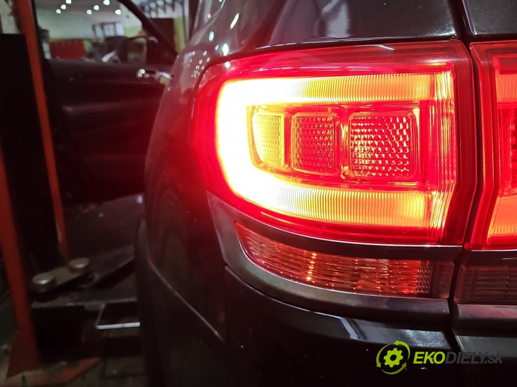 Jeep Grand Cherokee WK2 IV 2010-2021 3.0 CRD 250 HP automatic 184 kW 2987 cm3 5- svetlo / reflektor zadné ľavé P68110001AC (Kľučka dverí ostatné)