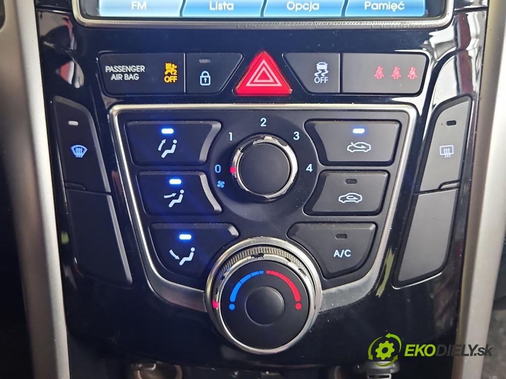 Hyundai I30 II 2012-2016 1.4 16V 100 HP manual 73,2 kW 1396 cm3 5- panel kúrenia 97250-A6060GL