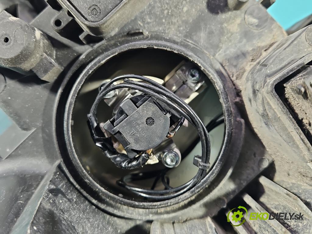 Opel Zafira B 2005-2014 1.9 cdti 120 HP manual 88 kW 1910 cm3 5- Reflektor: ľavý 13252472LH (Kľučka dverí ostatné)