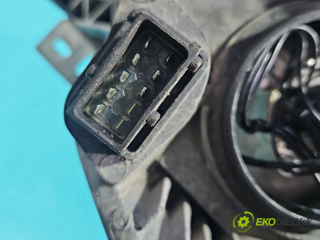 Opel Zafira B 2005-2014 1.9 cdti 120 HP manual 88 kW 1910 cm3 5- Reflektor: pravý 0301214202 (Svetlo predné pravé)