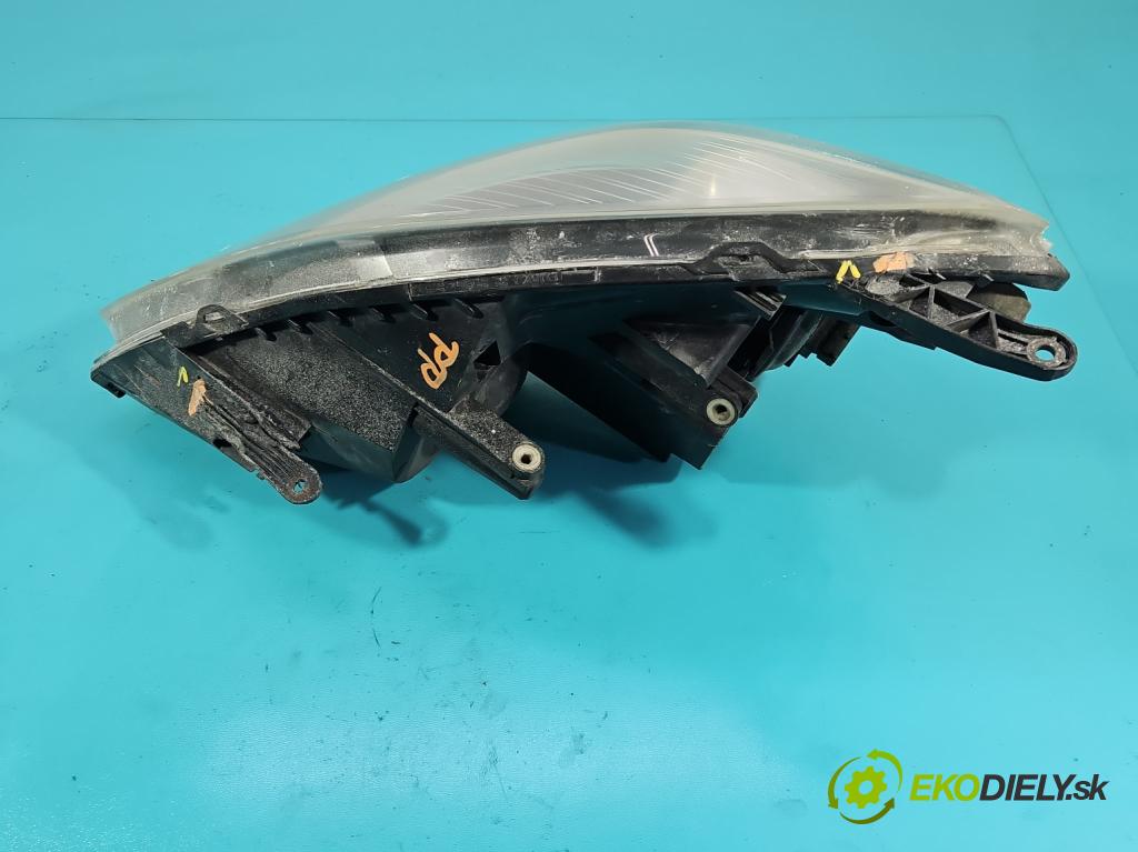 Opel Zafira B 2005-2014 1.9 cdti 120 HP manual 88 kW 1910 cm3 5- Reflektor: pravý 0301214202 (Svetlo predné pravé)