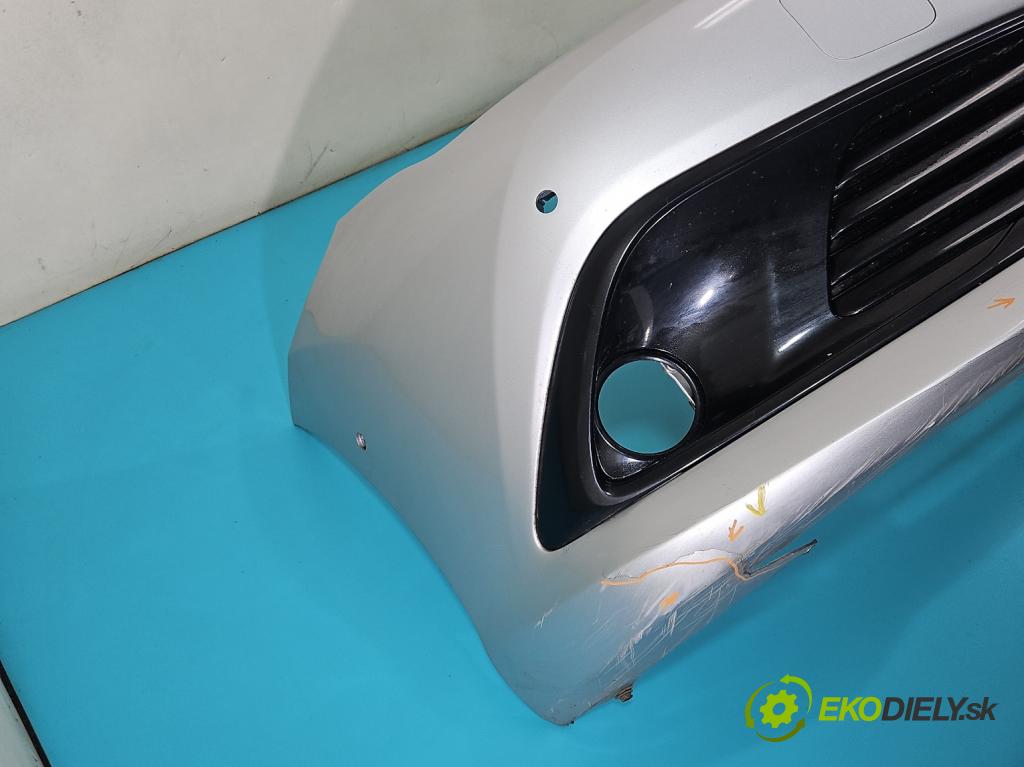 Toyota Auris II 2012-2018 1.6 16V 132  HP manual 97 kW 1598 cm3 5- nárazník predné  (Kľučka dverí ostatné)