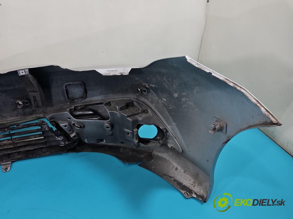 Toyota Auris II 2012-2018 1.6 16V 132  HP manual 97 kW 1598 cm3 5- nárazník predné  (Kľučka dverí ostatné)