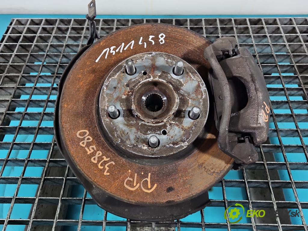 Toyota Auris II 2012-2018 1.6 16V 132  HP manual 97 kW 1598 cm3 5- náboj pravé  (Náboj kolesa)