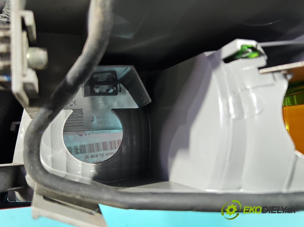 Audi A4 B7 2004-2008 2.0 TFSI 200 HP manual 147 kW 1984 cm3 5- svetlo / reflektor zadné ľavé 8E9945095E (Kľučka dverí ostatné)