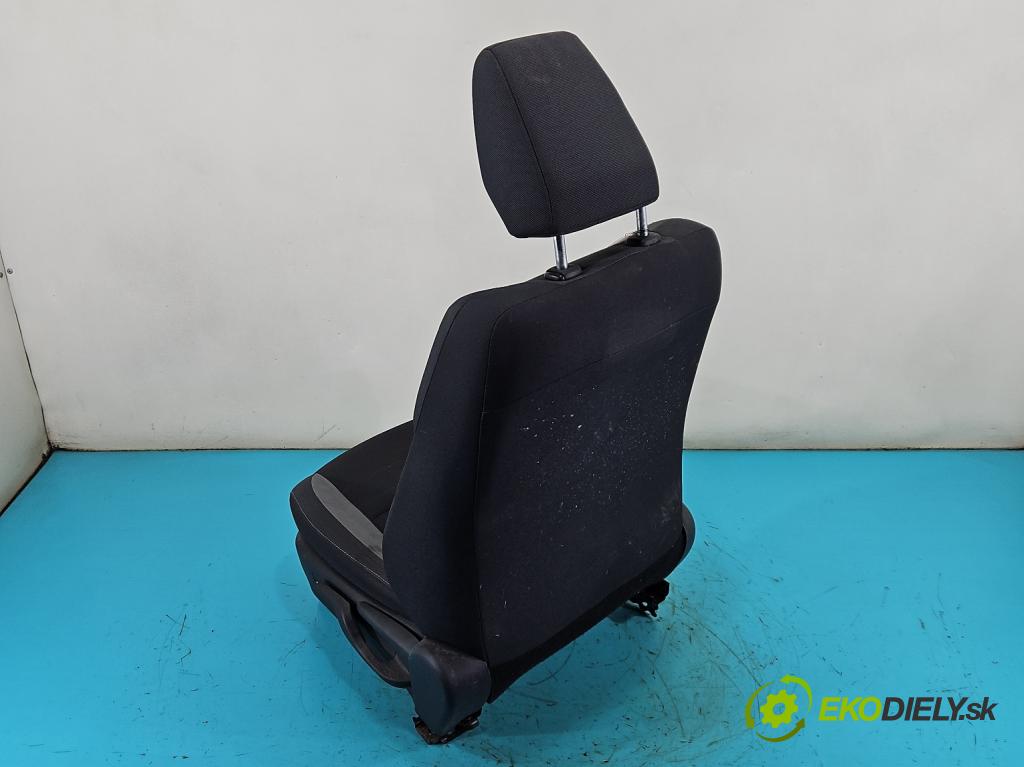 Toyota Auris II 2012-2018 1.6 16V 132 HP manual 97 kW 1598 cm3 5- Sedačka ľavý (Sedadlo)
