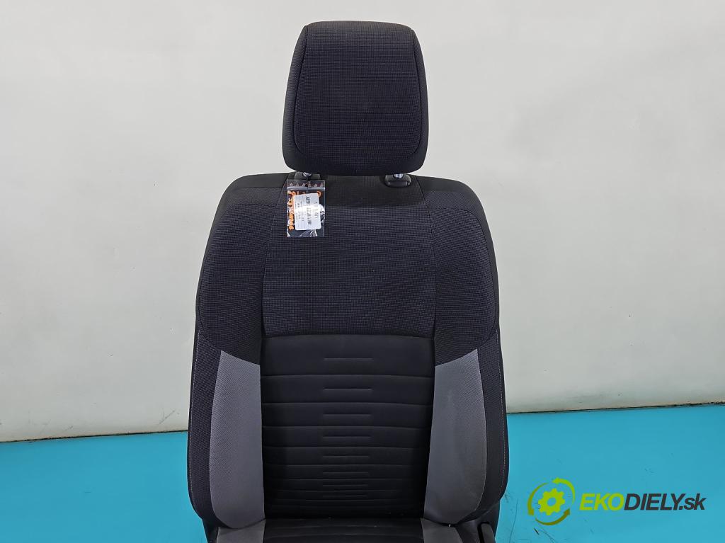 Toyota Auris II 2012-2018 1.6 16V 132 HP manual 97 kW 1598 cm3 5- Sedačka ľavý (Sedadlo)