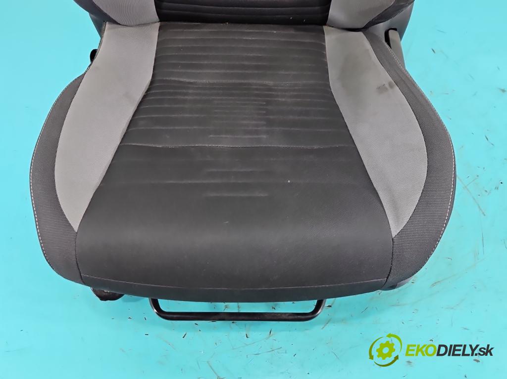 Toyota Auris II 2012-2018 1.6 16V 132 HP manual 97 kW 1598 cm3 5- Sedačka ľavý (Sedadlo)