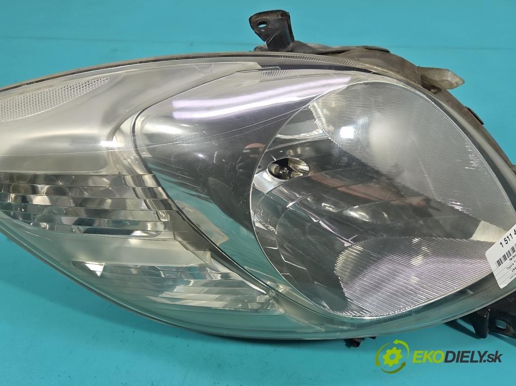 Toyota Yaris II 2005-2011 1.4 D4D 90 HP automatic 66 kW 1364 cm3 5- Reflektor: ľavý  (Kľučka dverí ostatné)