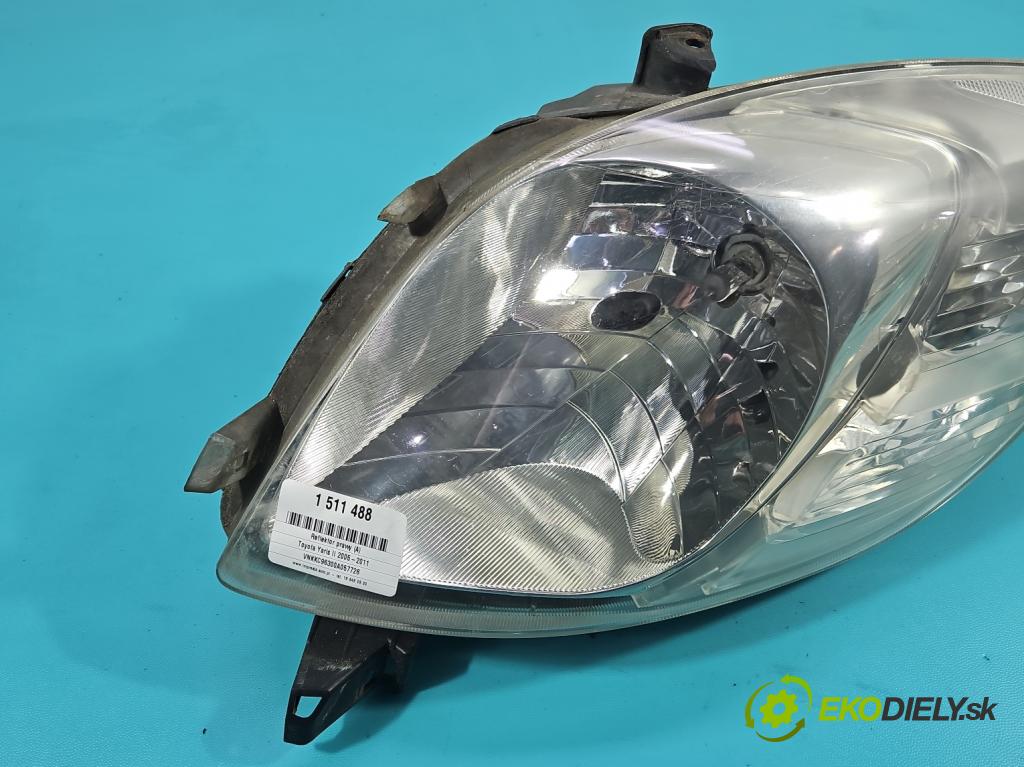 Toyota Yaris II 2005-2011 1.4 D4D 90 HP automatic 66 kW 1364 cm3 5- Reflektor: pravý  (Svetlo predné pravé)
