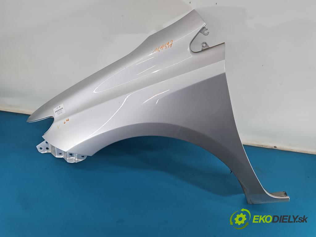 Toyota Auris II 2012-2018 1.6 16V 132 hp manual 97 kW 1598 cm3 5- blatnik přední levý  (Levý přední blatník)