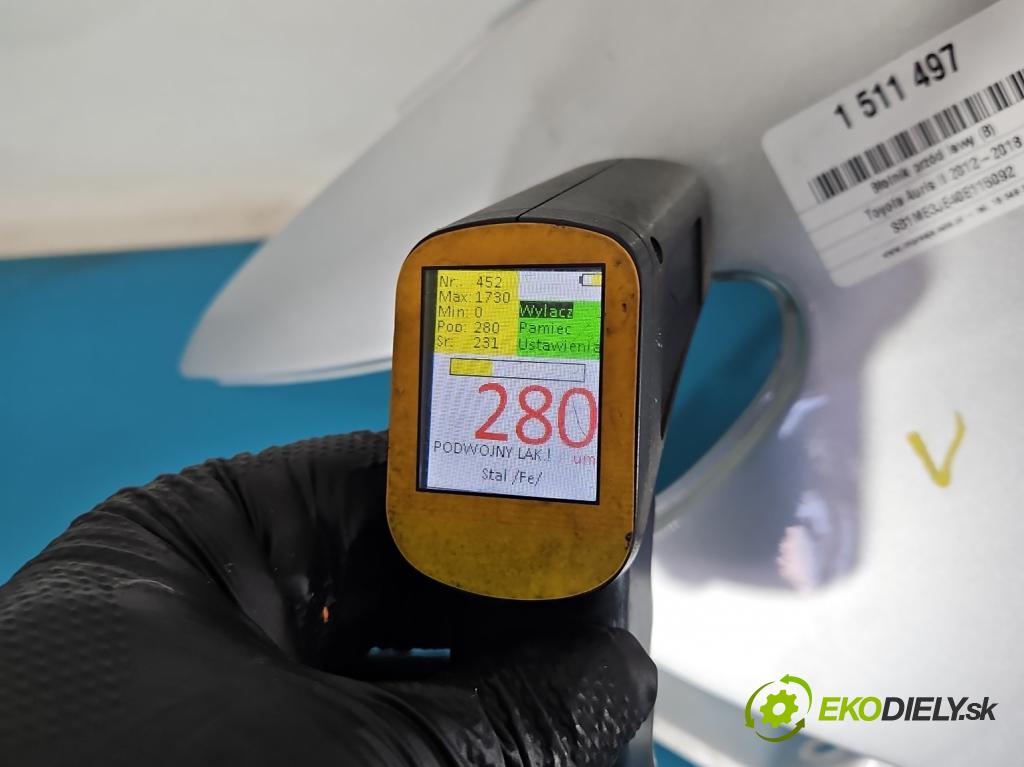 Toyota Auris II 2012-2018 1.6 16V 132 hp manual 97 kW 1598 cm3 5- blatnik přední levý  (Levý přední blatník)