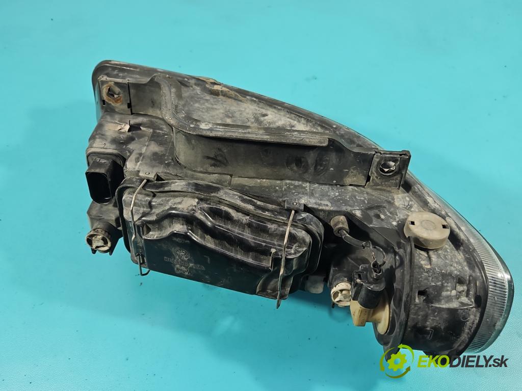 Seat Toledo II 1998-2004 1.9 tdi 110 HP manual 81 kW 1896 cm3 4- Reflektor: ľavý  (Kľučka dverí ostatné)