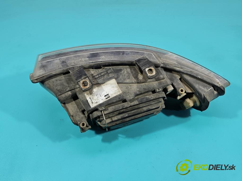 Seat Toledo II 1998-2004 1.9 tdi 110 HP manual 81 kW 1896 cm3 4- Reflektor: pravý  (Svetlo predné pravé)