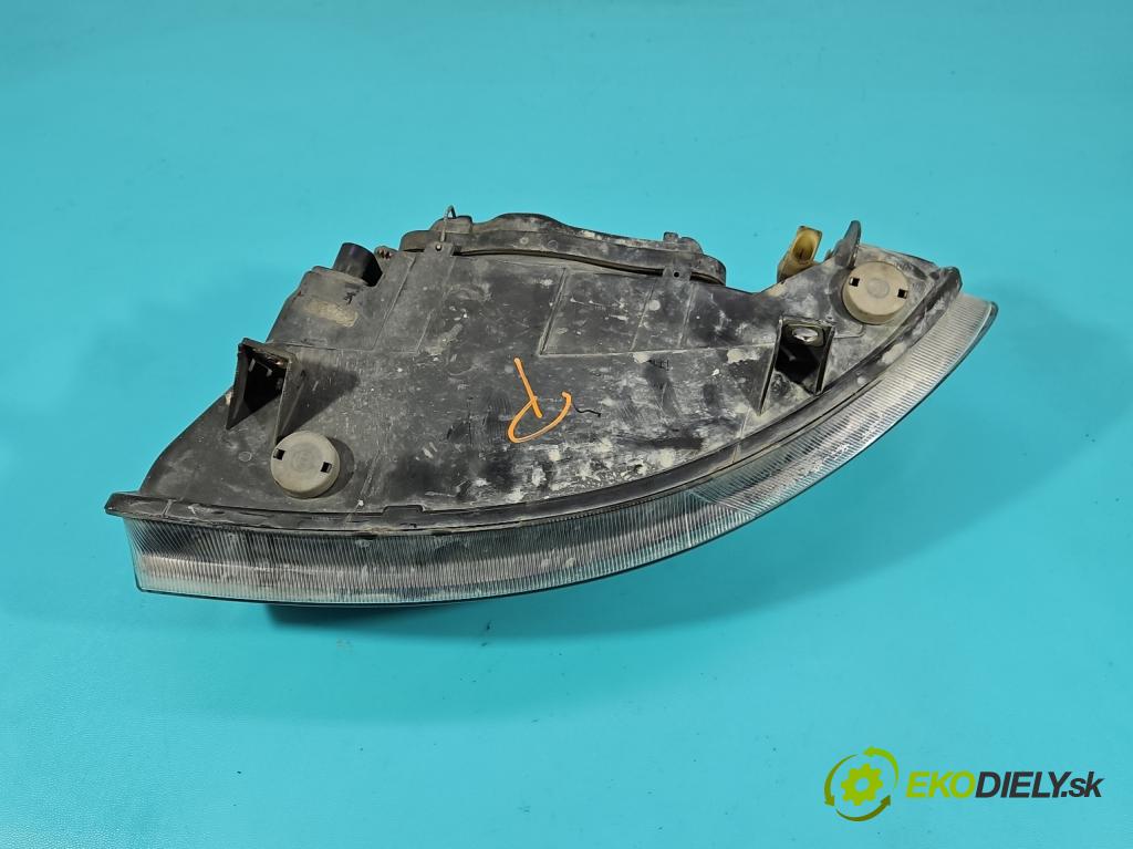 Seat Toledo II 1998-2004 1.9 tdi 110 HP manual 81 kW 1896 cm3 4- Reflektor: pravý  (Svetlo predné pravé)