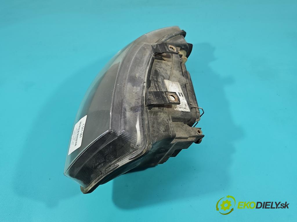 Seat Toledo II 1998-2004 1.9 tdi 110 HP manual 81 kW 1896 cm3 4- Reflektor: pravý  (Svetlo predné pravé)
