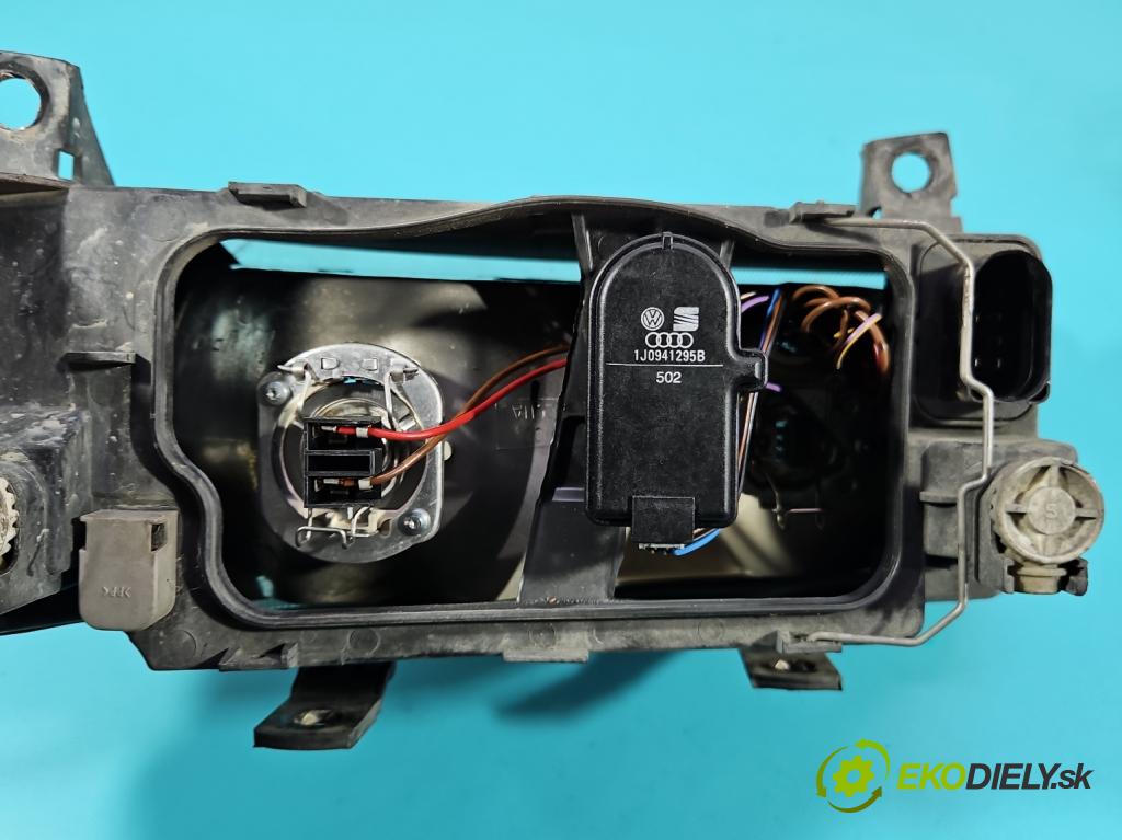 Seat Toledo II 1998-2004 1.9 tdi 110 HP manual 81 kW 1896 cm3 4- Reflektor: pravý  (Svetlo predné pravé)