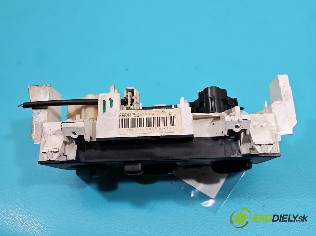 Citroen C3 I 2002-2009 1.4 8v 73 hp manual 54 kW 1360 cm3 5- palubní deska panel topení F664479W