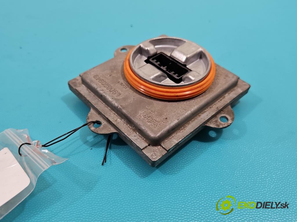 Jeep Grand Cherokee WK2 IV 2010-2021 3.0 CRD 250 HP automatic 184 kW 2987 cm3 5- střídač: xenon L90035854 (Riadiaca jednotka xenónu)