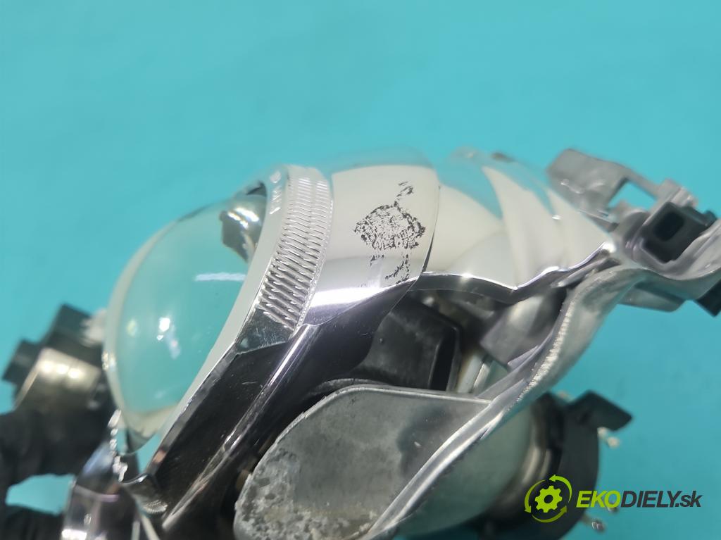 Jeep Grand Cherokee WK2 IV 2010-2021 3.0 CRD 250 HP automatic 184 kW 2987 cm3 5- Šošovka reflektor: pravej časti