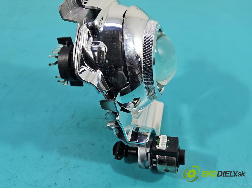 Jeep Grand Cherokee WK2 IV 2010-2021 3.0 CRD 250 HP automatic 184 kW 2987 cm3 5- Šošovka reflektor: pravej časti