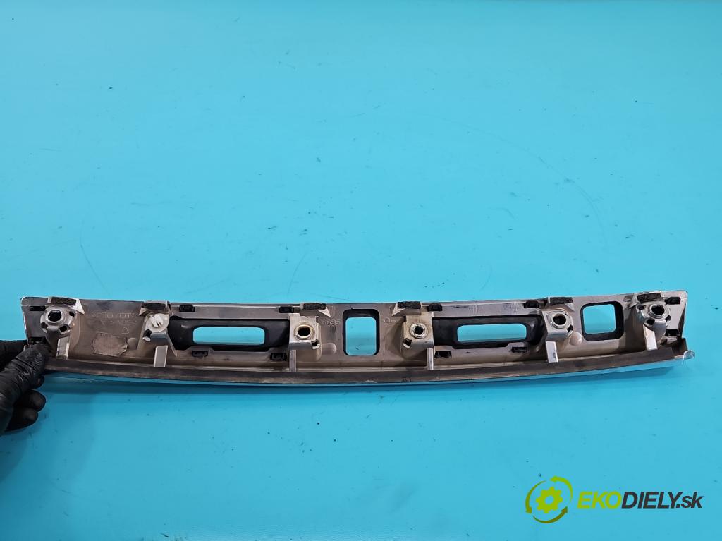 Toyota Corolla E21 2019- 1.8 16V 98 hp automatic 72 kW 1798 cm3 4- zaslepka: zadní 76801-02K00