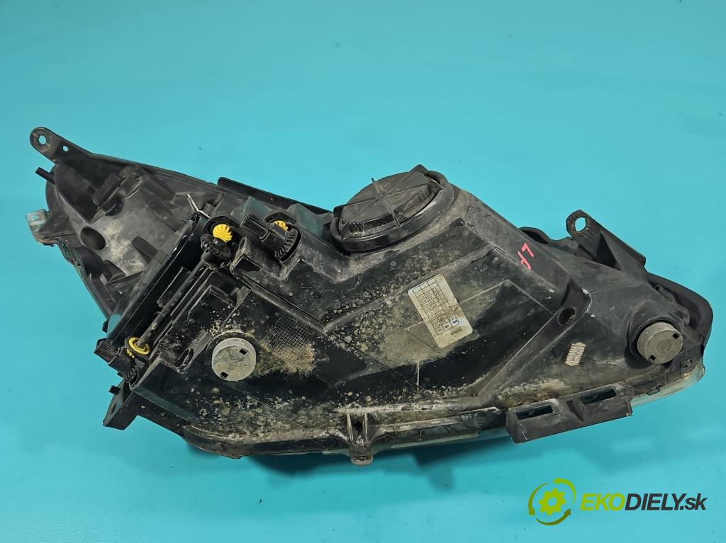 Opel Corsa D 2006-2014 1.3 cdti 75 HP manual 55 kW 1248 cm3 5- Reflektor: ľavý 13186381 (Kľučka dverí ostatné)