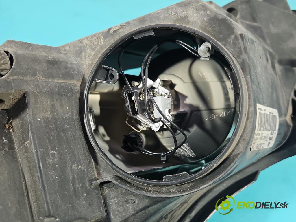 Opel Corsa D 2006-2014 1.3 cdti 75 HP manual 55 kW 1248 cm3 5- Reflektor: pravý 13186382 (Svetlo predné pravé)