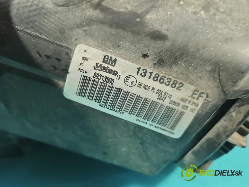 Opel Corsa D 2006-2014 1.3 cdti 75 HP manual 55 kW 1248 cm3 5- Reflektor: pravý 13186382 (Svetlo predné pravé)