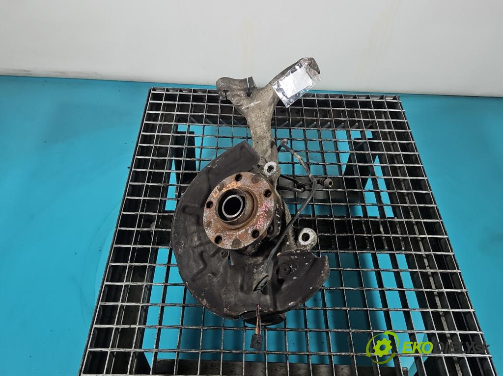 Audi A4 B6 2000-2004 2.0 20v (ALT) 131 HP manual 96 kW 1984 cm3 5- náboj ľavé  (Náboj kolesa)