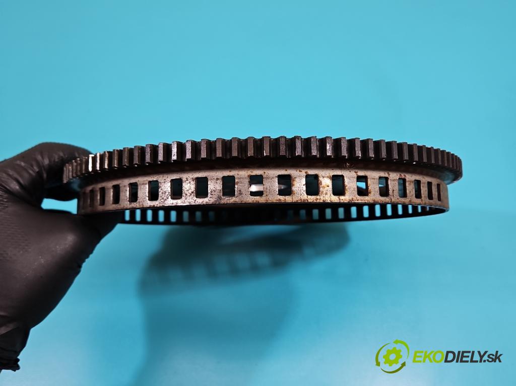 Audi A8 D3 2002-2009 3.0 tdi 232KM automatic 171 kW 2967 cm3 4- koleso hojdačka: 059105323 AG (Zotrvačník)