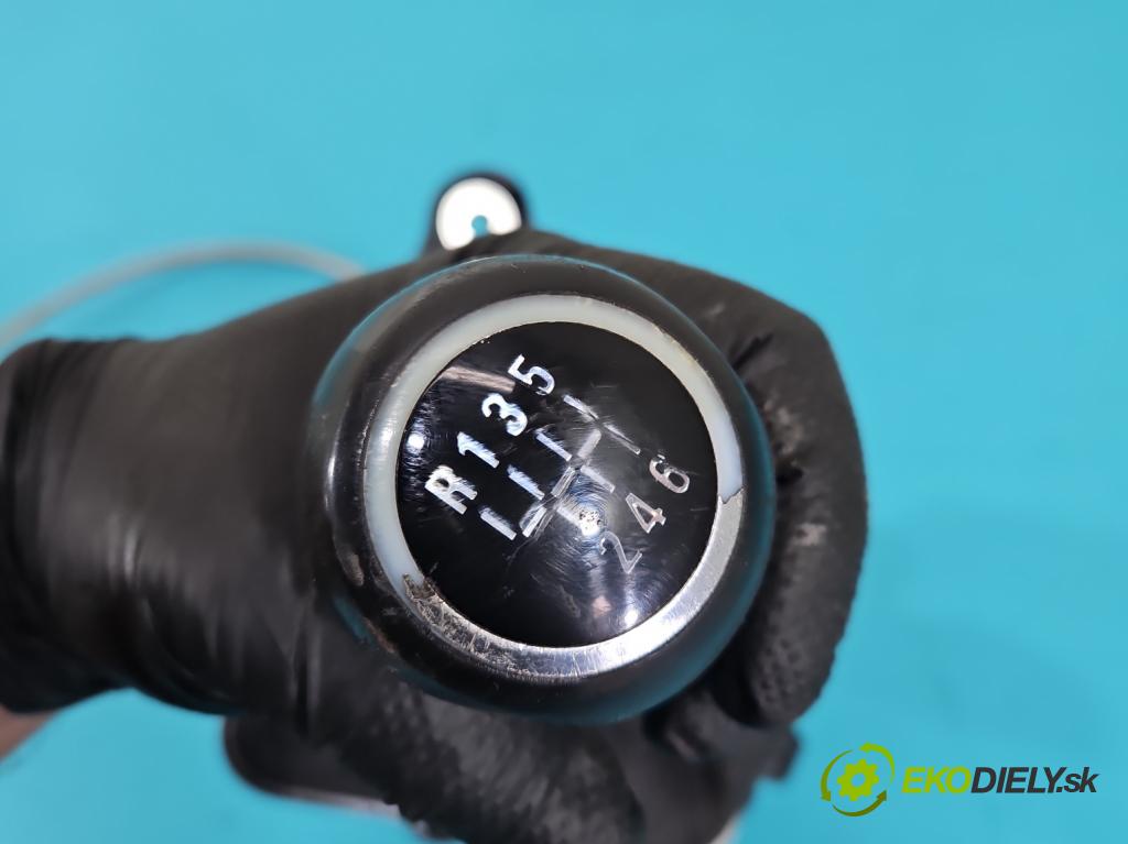 Opel Zafira B 2005-2014 1.9 cdti 120 HP manual 88 kW 1910 cm3 5- Páka: Změny: stupeň,rýchlosť  (Rýchlostná páka (kulisa))