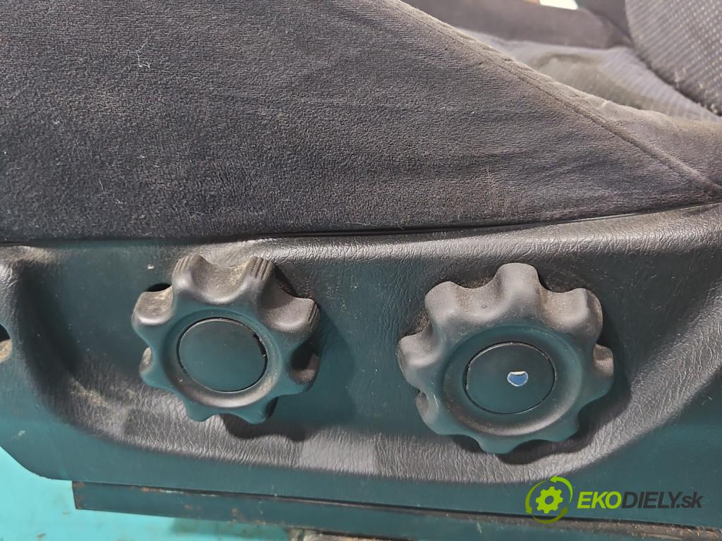 Honda Civic VI 1995-2001 1.4 16V 90 HP manual 66 kW 1396 cm3 5- Sedačka ľavý (Sedadlo)