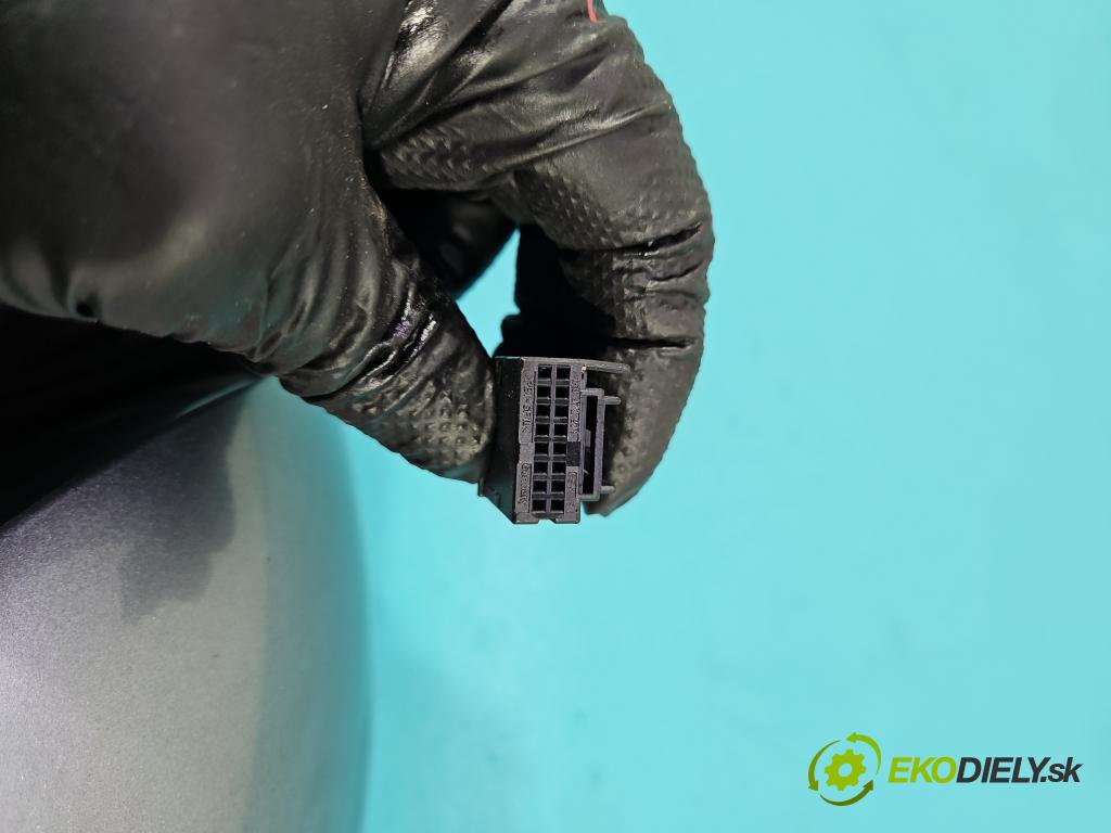 Skoda Yeti 2009-2017 1.2 TSI 105 hp manual 77 kW 1197 cm3 5- zpětné zrcátko pravé 5L0857934 (Klika dveří ostatní)