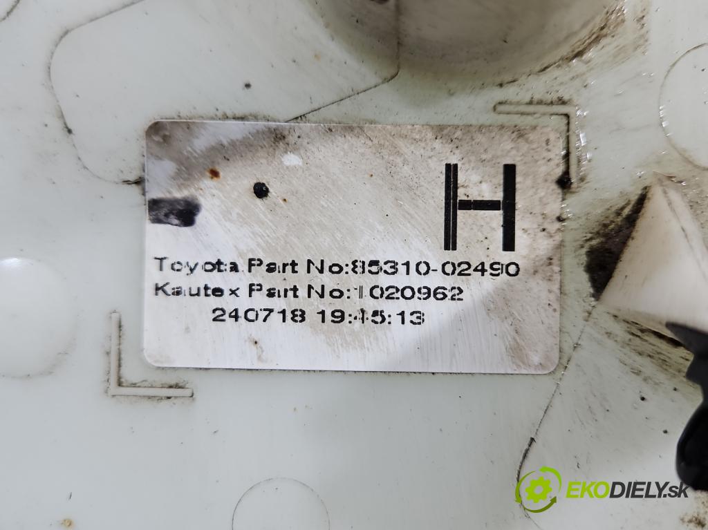 Toyota Auris II 2012-2018 1.6 16V 132  HP manual 97 kW 1598 cm3 5- nádržka tekutina: ostrekovačov 85310-02490