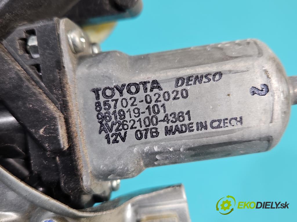 Toyota Auris II 2012-2018 1.6 16V 132 hp manual 97 kW 1598 cm3 5- mechanismus stahování přední levý 85702-02020