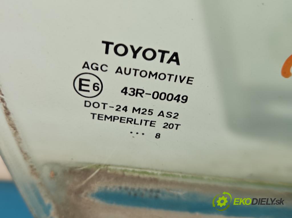 Toyota Auris II 2012-2018 1.6 16V 132 HP manual 97 kW 1598 cm3 5- sklo dvere predné pravé