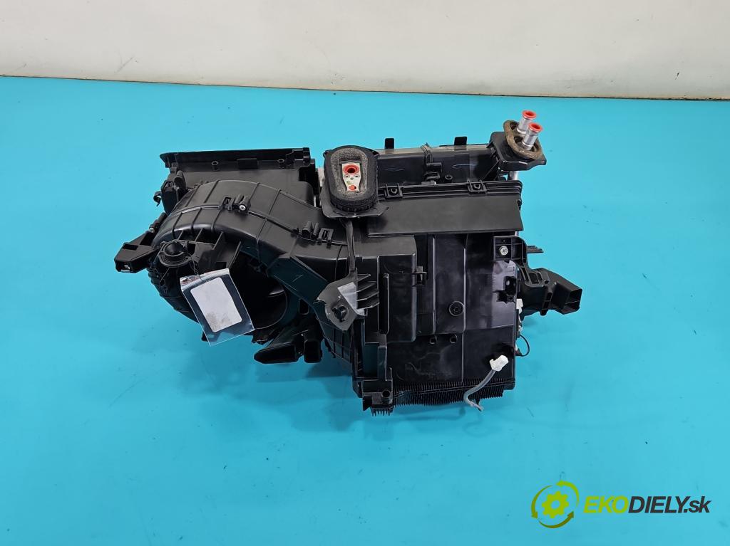 Toyota Auris II 2012-2018 1.6 16V 132 hp manual 97 kW 1598 cm3 5- radiátor 87010-02V80 (Radiátor topení)