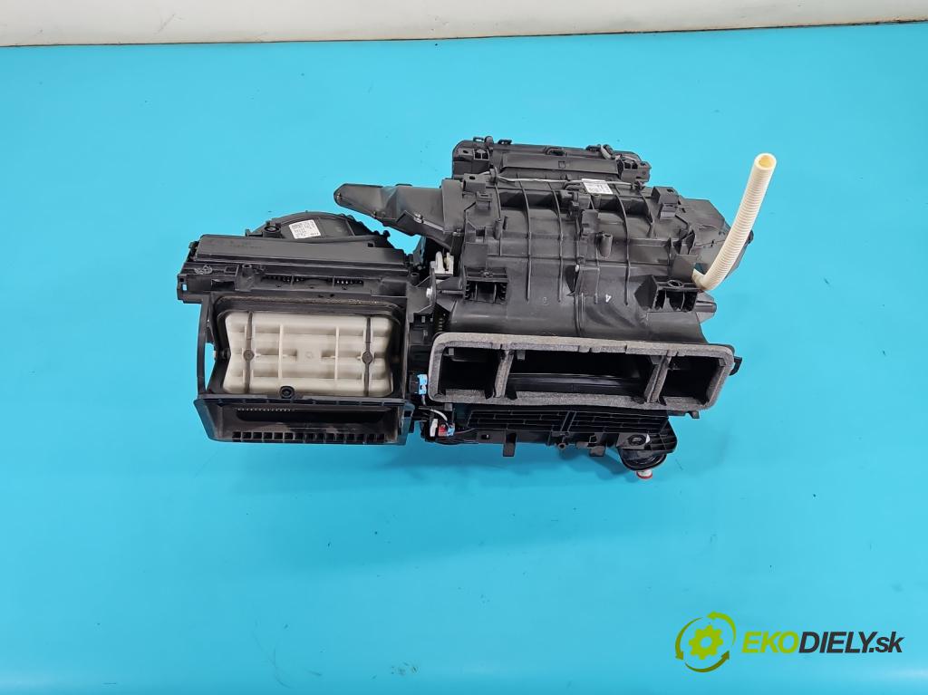 Toyota Auris II 2012-2018 1.6 16V 132 hp manual 97 kW 1598 cm3 5- radiátor 87010-02V80 (Radiátor topení)