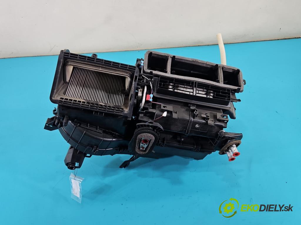 Toyota Auris II 2012-2018 1.6 16V 132 hp manual 97 kW 1598 cm3 5- radiátor 87010-02V80 (Radiátor topení)