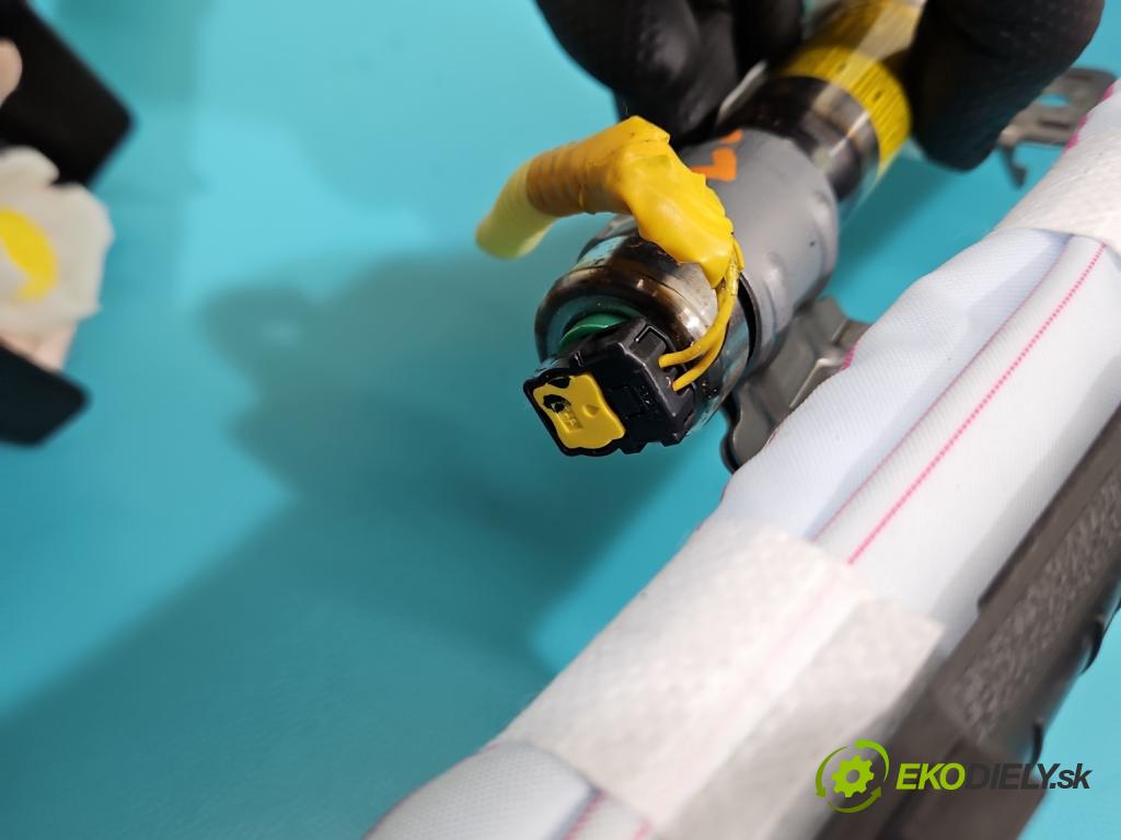 Toyota Auris II 2012-2018 1.6 16V 132  HP manual 97 kW 1598 cm3 5- clona ľavé TG11E01001