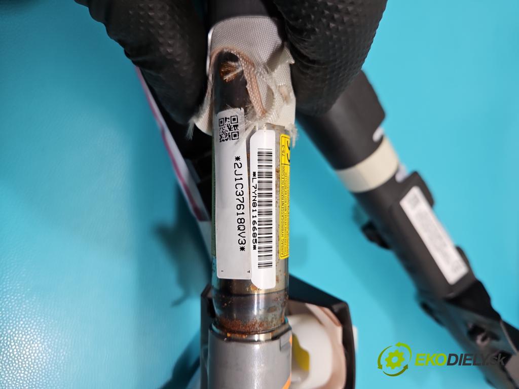 Toyota Auris II 2012-2018 1.6 16V 132  HP manual 97 kW 1598 cm3 5- clona ľavé TG11E01001