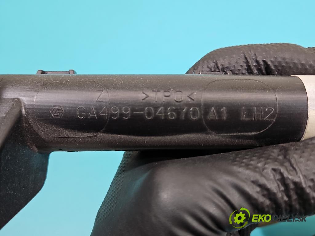 Toyota Auris II 2012-2018 1.6 16V 132  HP manual 97 kW 1598 cm3 5- clona ľavé TG11E01001