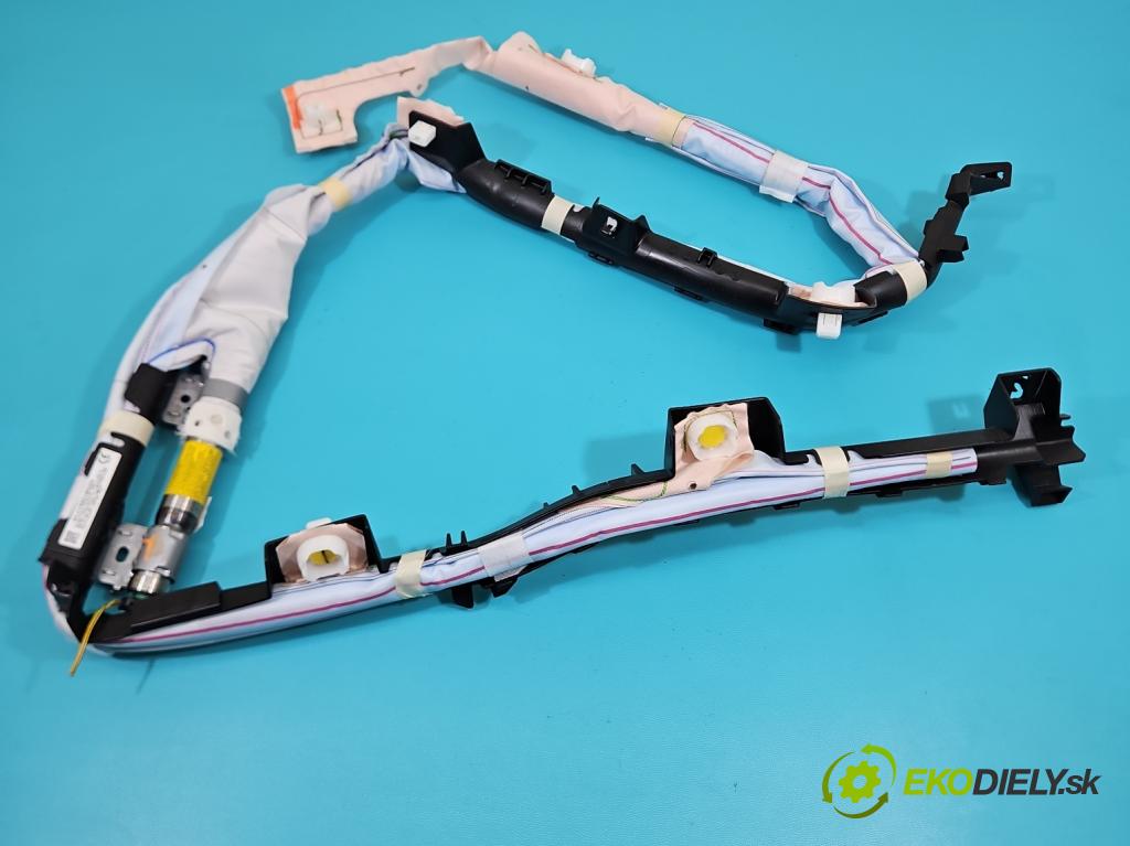 Toyota Auris II 2012-2018 1.6 16V 132  HP manual 97 kW 1598 cm3 5- clona pravé TG11E01001