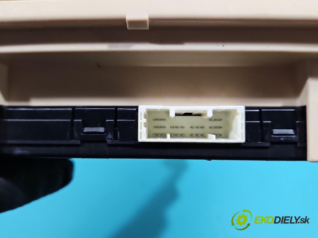 Toyota Auris II 2012-2018 1.6 16V 132 hp manual 97 kW 1598 cm3 5- skříňka pojistková 89221-02480 (Pojistková skříňka)