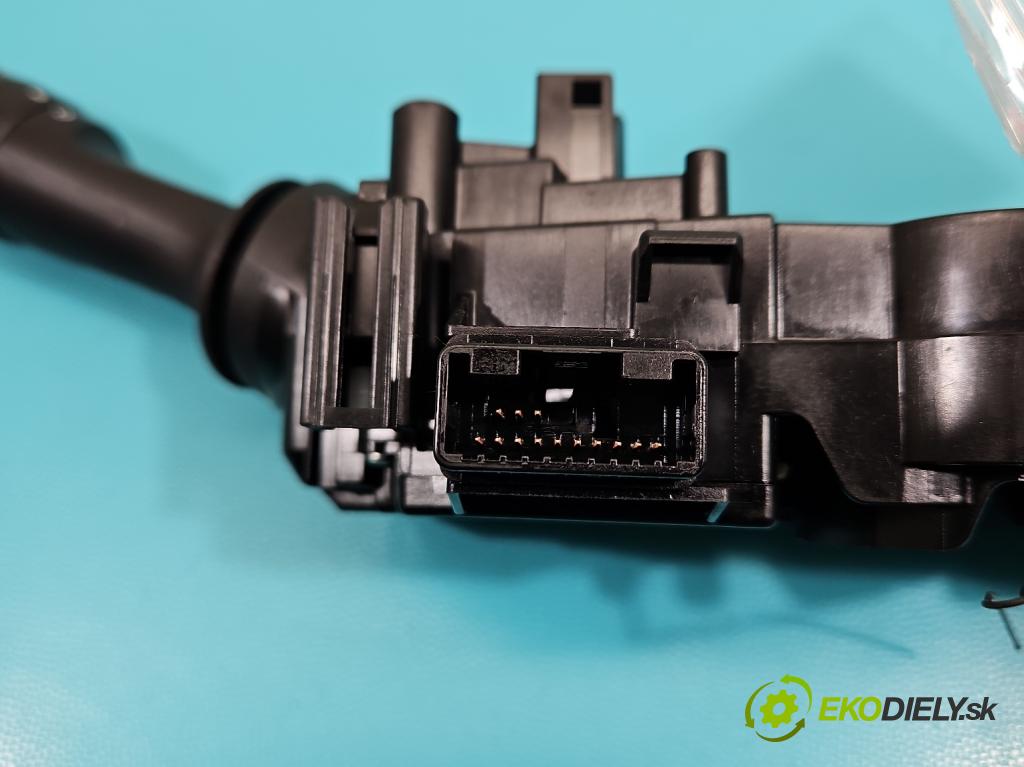 Toyota Auris II 2012-2018 1.6 16V 132  HP manual 97 kW 1598 cm3 5- prepínač komplex: 17F852 (Prepínacie páčky pod volantom)