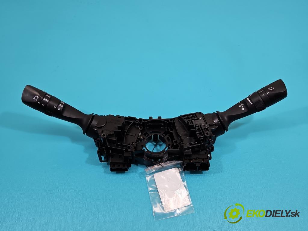 Toyota Auris II 2012-2018 1.6 16V 132  HP manual 97 kW 1598 cm3 5- prepínač komplex: 17F852 (Prepínacie páčky pod volantom)