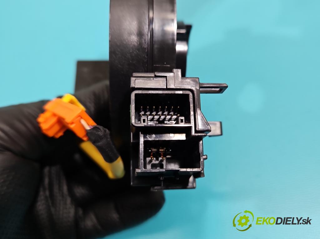 Toyota Auris II 2012-2018 1.6 16V 132 hp manual 97 kW 1598 cm3 5- Páska: airbag  (Airbag)